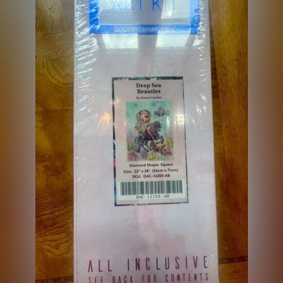 Deep Sea Beauties by Simon Candini & Diamond Art Club! - Picture 4 of 5